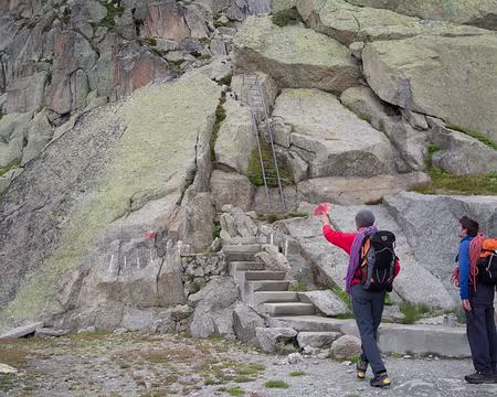 Grimpeurs, au dessus du refuge de l'Envers des AIguilles