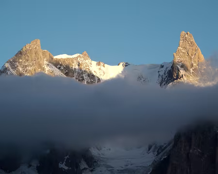 Mont Mallet (3989m) AIguille de Rochefort (4001m) et Dent du Géant (4013m)
