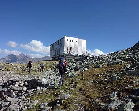 PXL010 11 - arrivée a Topalihutte 2679m