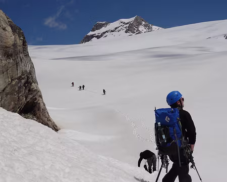 PXL011 Il fait bien chaud sur le glacier