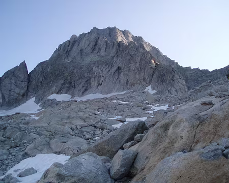 p7160029 le départ de la voie normale du Badile