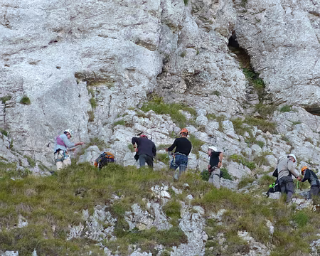 Encordement au départ de l'ascension du Mt Aiguille