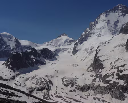 PXL005 alors tjs les 3 mêmes + le Roc Noir au 1er plan et le Mont Durand à gauche de la Pointe de Zinal