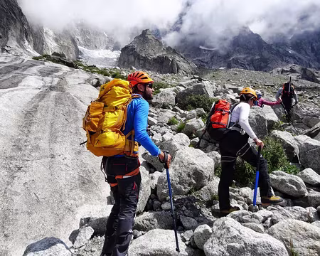 PXL005 Traversée sous le glacier de la Charpoua