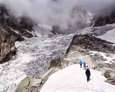 PXL012 Sur la route de la voie normale des Drus au dessus du refuge de la Charpoua
