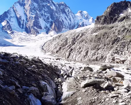 PXL043 Sur le glacier de Leschaux, vue sur les Grandes Jorasses
