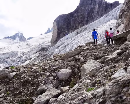 PXL051 Au dessus du refuge du Requin vers le glacier d'Envers du Plan