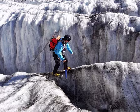 PXL059 Sur la Mer de Glace en descendant du refuge du Requin au niveau du virage de Trélaporte