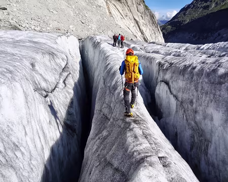 PXL061 Sur la Mer de Glace en descendant du refuge du Requin au niveau du virage de Trélaporte