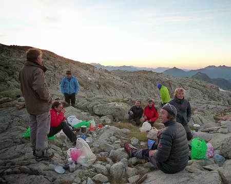PXL014 Fin de repas au bivouac