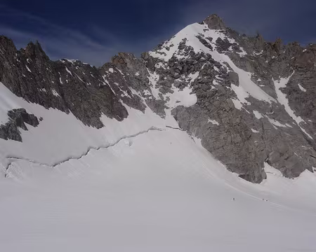 PXL003 Un petit regard à gauche : la Tour Ronde