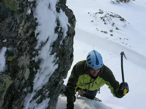 2011-01 St Christophe en Oisans Mathieu Rapin, détail sortie