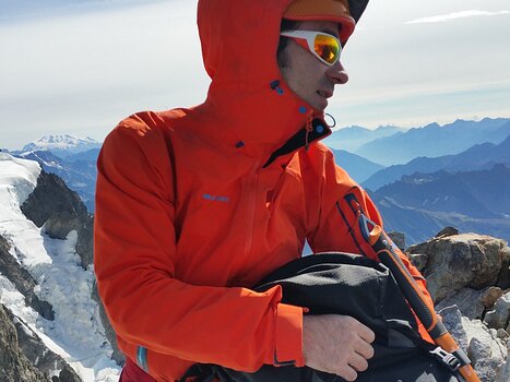 2016-09 Chamonix refuge Torino Eduardo B, détail sortie