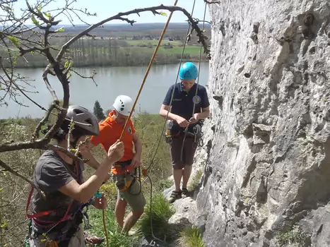 2013-04 Falaises de la Seine Michel C, détail sortie