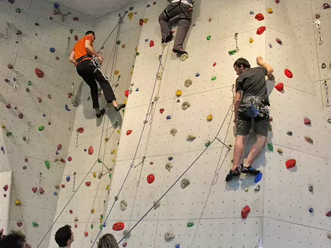 2013-05 Mur Marie Paradis Carlos A, détail sortie