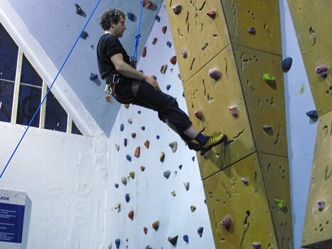 2013-05 Mur Place des fetes