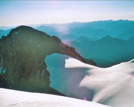 02 Du sommet de la Pointe Puiseux (3946m) vue sur la Pointe Durand