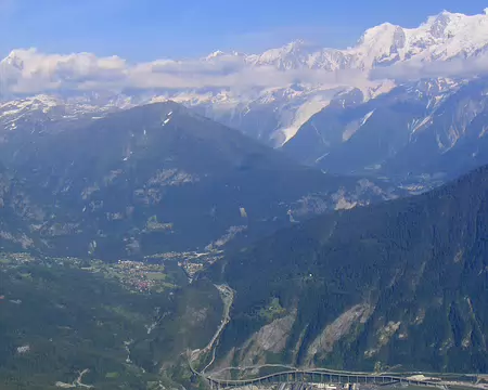 13 En transition de l'aiguille de Varan vers St-Gervais : l'aiguille du midi et Chedde...
