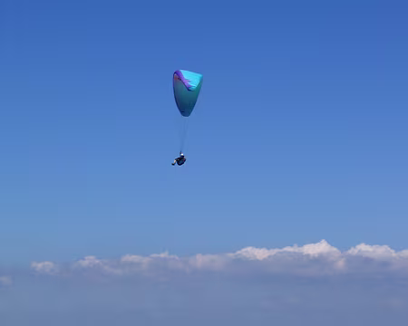 04 Didier s'aventure en pleine mer. On devine l'estuaire de la Seine au fond.