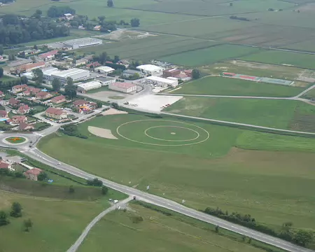 28 Le lundi matin, on vole à St-Hilaire du Touvet (Isère). L'herbe change de couleur !