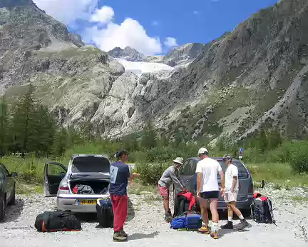 02 Préparatifs, au pied du "Glacier Blanc".