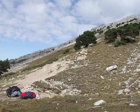 11 Le site du décollage, et le sommet de Chamechaude en haut à droite.
