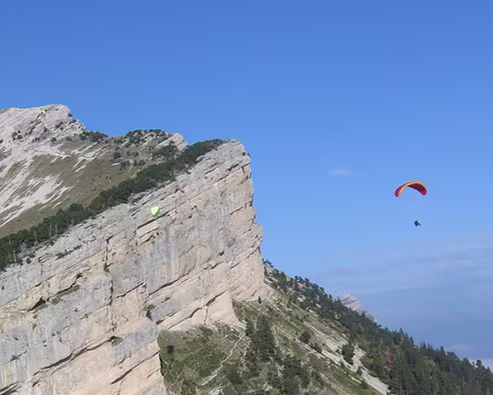 15 En vol au-dessus du col de Porte.
