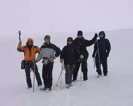 15 Impossible de monter au Breithorn dans le brouillard (4164 m), nous faisons demi-tour.