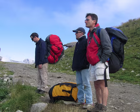 01 Marc, Jean et Patrick contemplent le terrain de décollage du Lachat du Grand-Bornand
