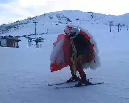 19 Les suspentes qui trainent par terre n'apprécient pas les quarts des skis.