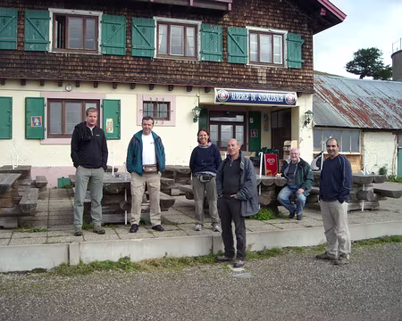 Vosges_01 Le groupe devant l'auberge