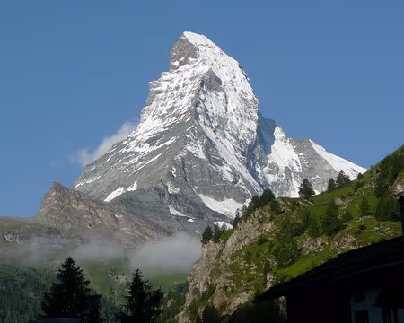 04 L’imposant Cervin domine le village.