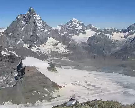 11 A l’ouest : le Matterhorn qui signifie « la montagne de Matt » (Matt etant l’ancien nom de Zermatt).