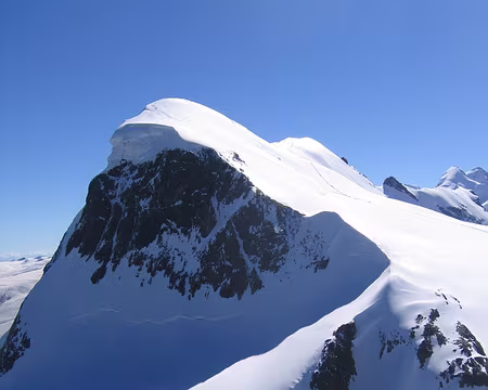 12 A l’Est, le Breithorn et ses 4165m.