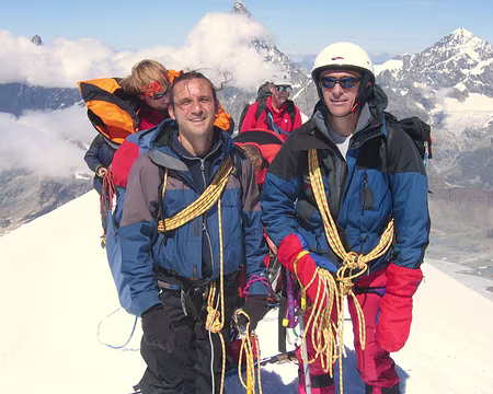 16 2 Cafistes heureux.