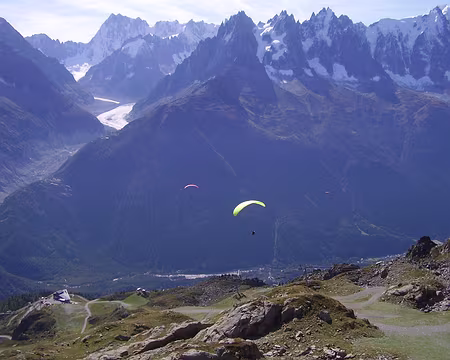 19 Le biplace vient de décoller