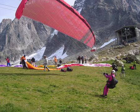 21z380 Nous enchaînons ensuite en allant décoller du Plan de l’Aiguille : Gérard
