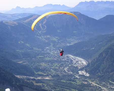 26 Au dessus de la vallée de Chamonix : au fond les Houches où nous irons faire un troisième vol !