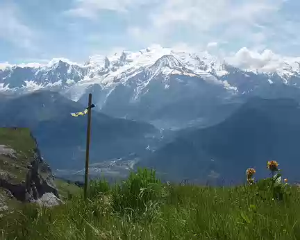 036 Joli décollage face au Mont Blanc.
