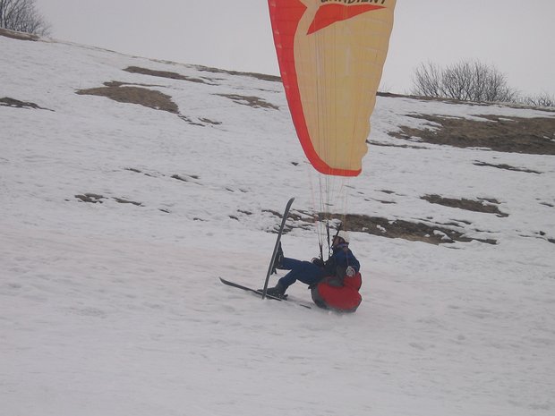 2008-03 Ski-vol des Sybelles Eric Chadeyras et Gilles Verteneul, détail sortie