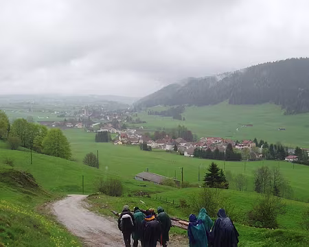 004 La fameuse (et dangereuse) descente des Verrières de Joux (à skis bien sûr !).