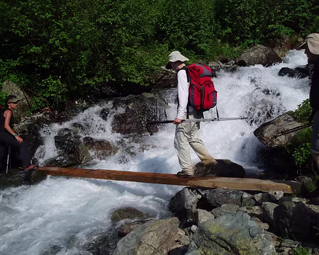 14 Dernière vue sur un Christophe encore sec et avec deux bâtons.