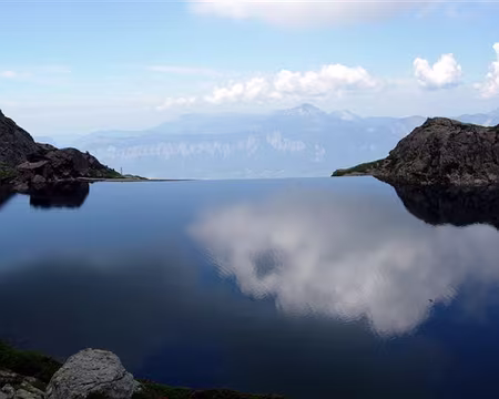 43 Lac du Crozet sur fond de Chartreuse