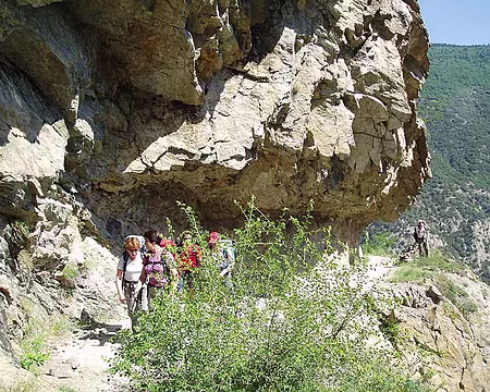 04 En route dans les gorges de la Carança.