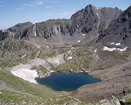 29 Le pic d'Enfer nous attend (au-dessus du lac).