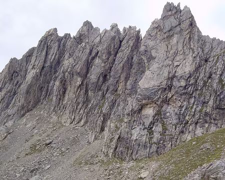013 Les arêtes de la Bruyère. Devinette : Cherchez bien les alpinistes parisiens.