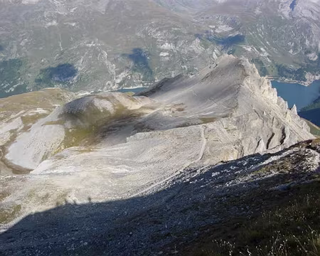 35 Hé ! Il y a même un sentier en dessous !