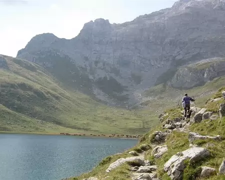 01 Berger au lac de La Plagne