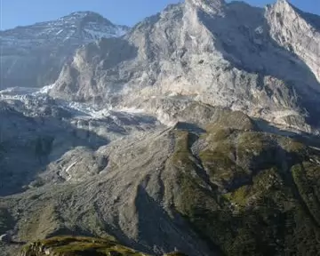 16 A gauche la Grande Casse, à droite Glacier de l’Epena