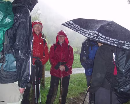20 Ah, qu'est ce que c'était une bonne idée de prendre ce parapluie, même pas mouillée moi!Ah, je me félicite!